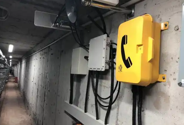  環(huán)境適應性強的管廊IP電話具備哪些特點？
